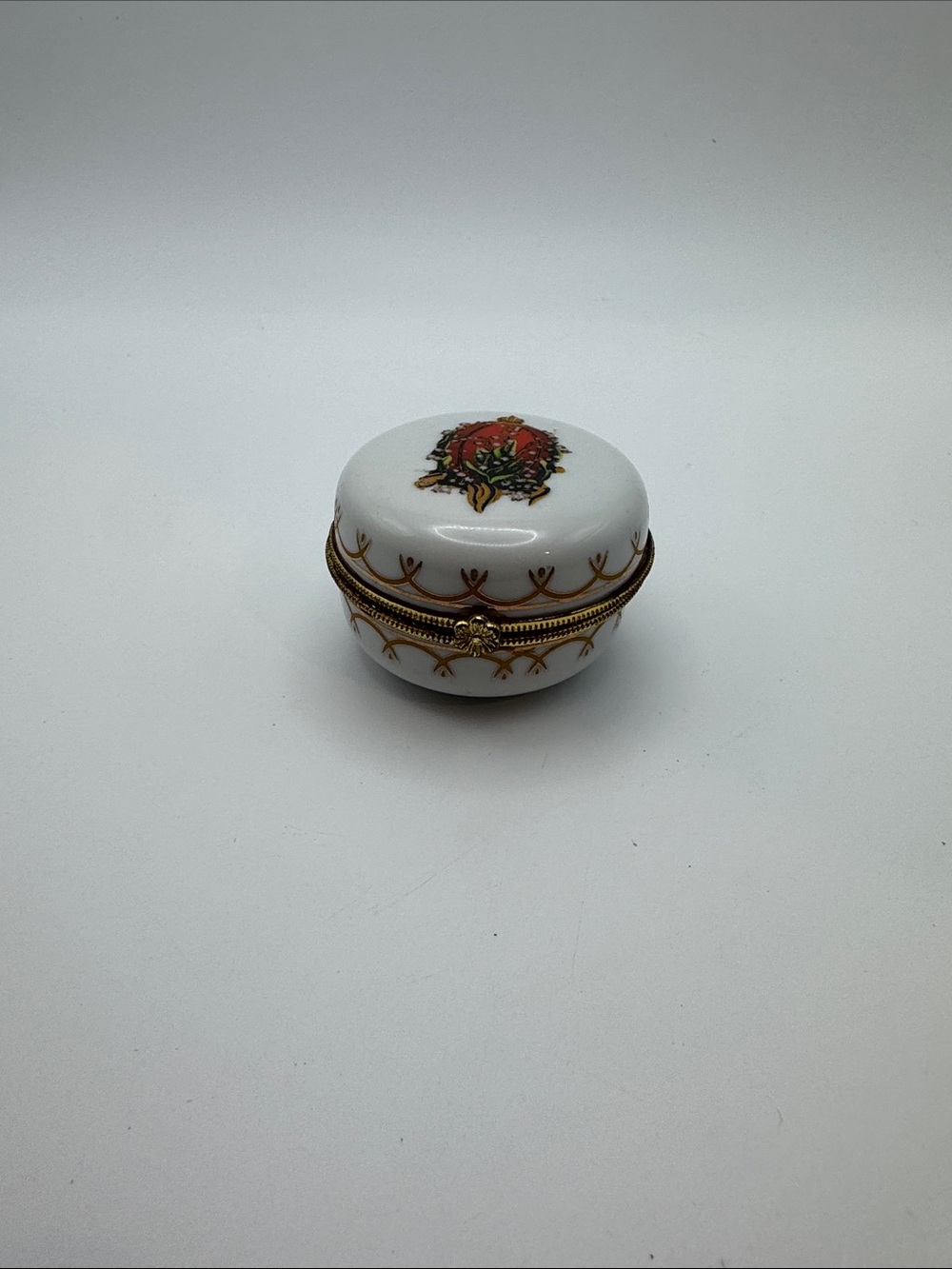 Imperial Romanov Porcelain Handpainted Gold Trim Trinket Vanity Box Oval - Picture 4 of 10